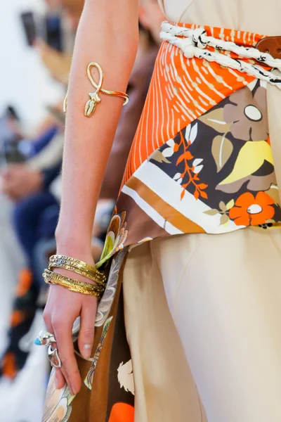 Look 2